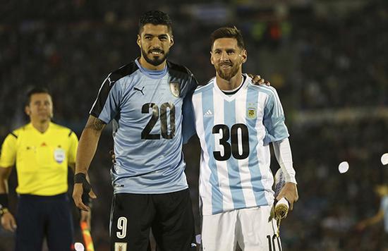 UZI妻子宣布喜讯，家庭再添新成员，网友：一个玩VN一个玩卡莎