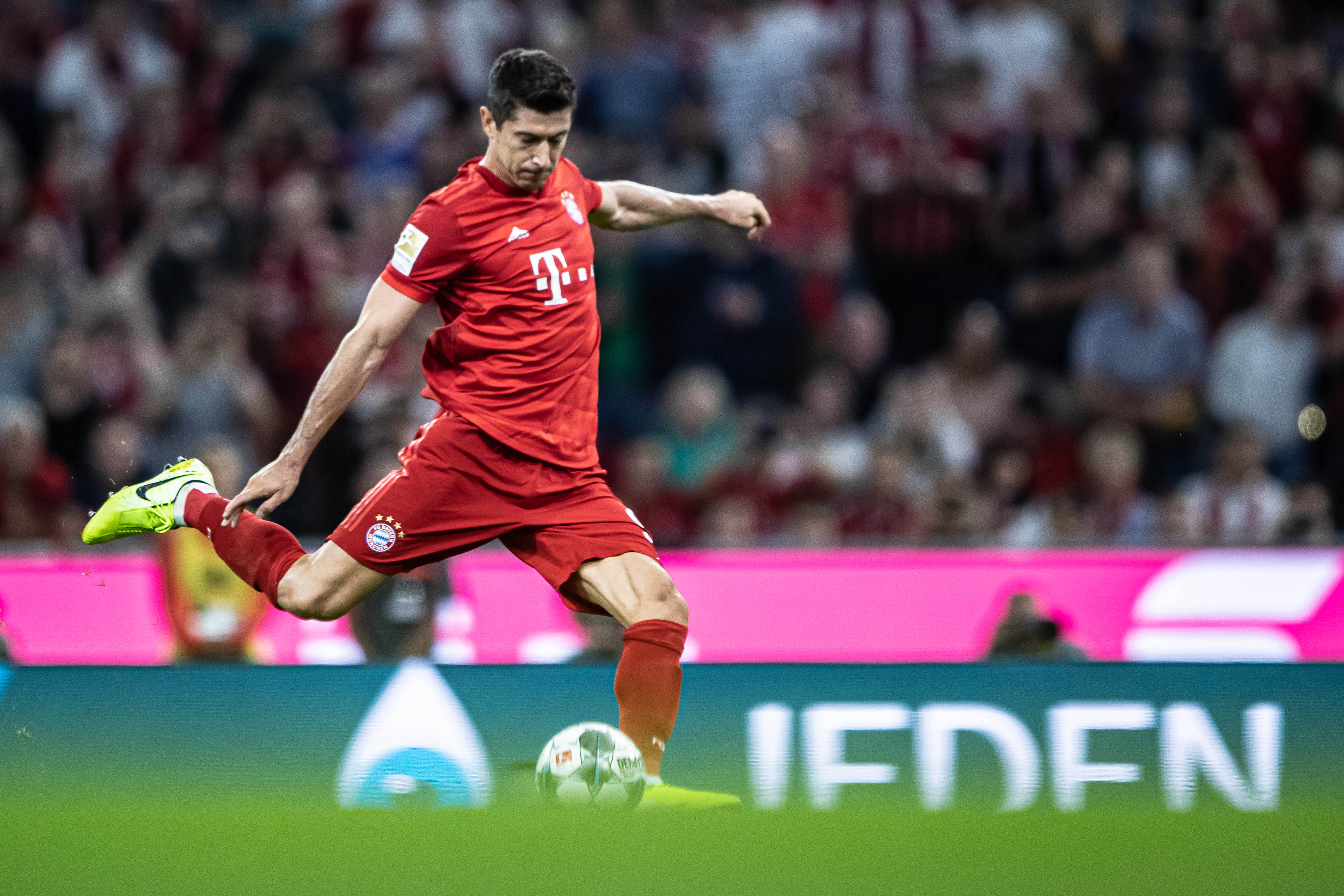 《英雄联盟》2025 EWC电竞世界杯：AL 战胜 HLE 晋级，BLG不敌G2