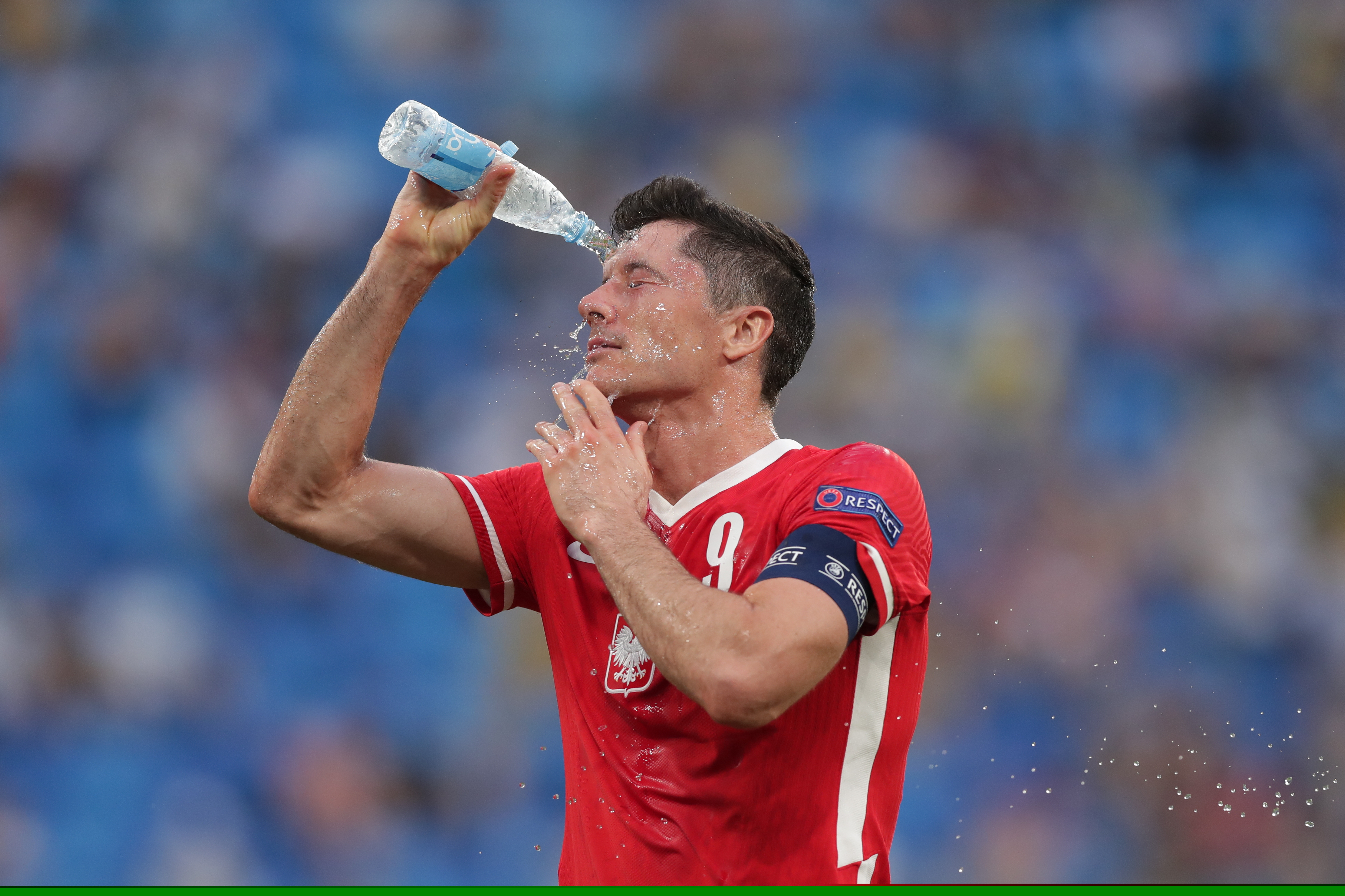 施洛特贝克：我们踢得其实比法兰克福好，但丢三