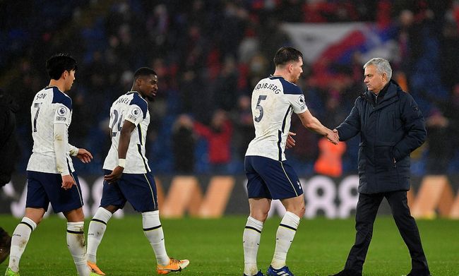 舒尔茨双响 尼斯主场击败里昂